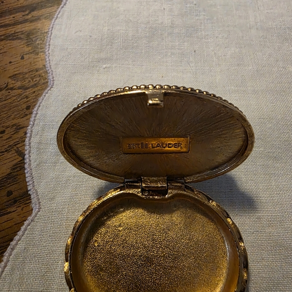 Beautiful Vintage Estee Lauder Blue Cameo Solid Perfume Compact. - Picture 7 of 8